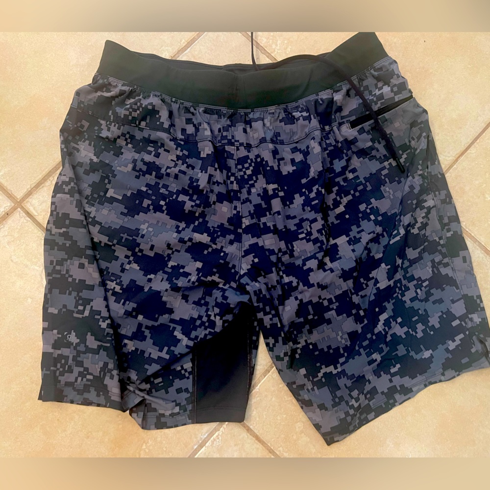 Lululemon The Shorts 9” XL Camo Liner Removed